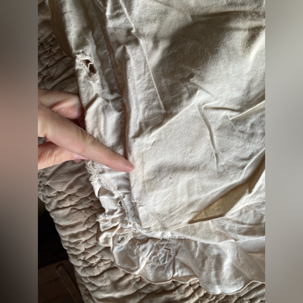 Set of 2 VTG Embroidered Pillowcases - Picture 7 of 9
